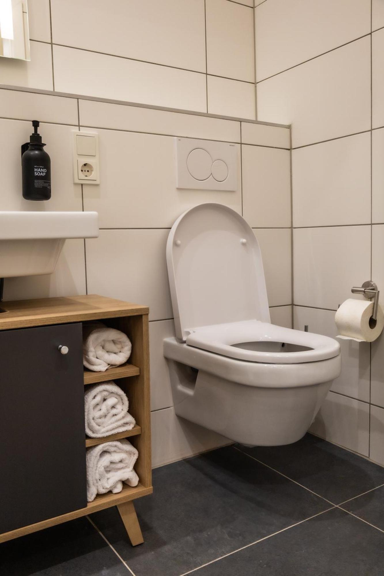 Hln Apartments Am Bahnhof Saarbrücken Buitenkant foto